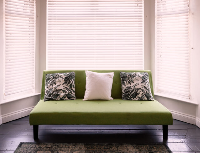 Store isolant thermique pour baie vitrée : la solution pour une isolation optimale