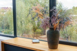 Prix d’une fenêtre à triple vitrage : comment estimer le coût ?