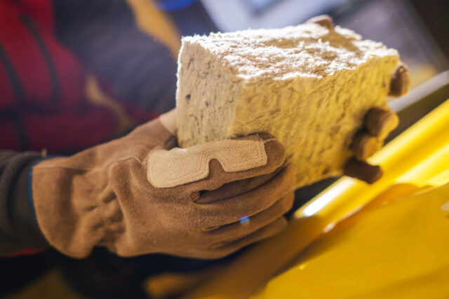 Isolation en laine de bois : tout savoir sur ses avantages et performances