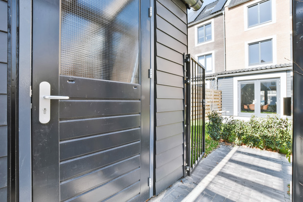 Tout savoir avant d'isoler une porte d'entrée ou intérieure.