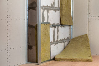 Panneau isolant : guide complet pour optimiser le confort de la maison