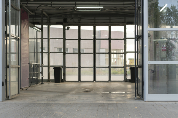 Porte de garage vitrée isolée prix à estimer.