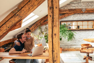 Prix au m² de l’isolation des combles : matériaux, techniques et budget en 2026