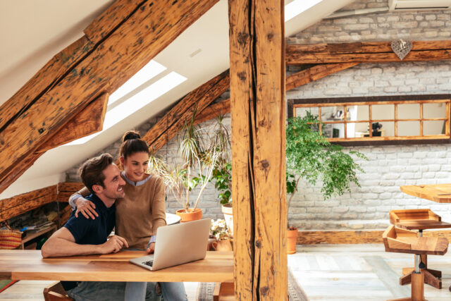 Prix au m² de l’isolation des combles : matériaux, techniques et budget en 2026