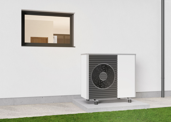Bloc extérieur d'une clim reversible sur un toit terrasse.