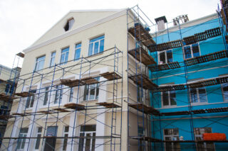Rénovation globale : le guide essentiel pour un logement plus sain et plus économique