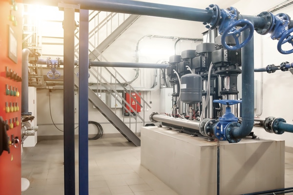 Equipements externes d'une installation de chauffage geothermie.